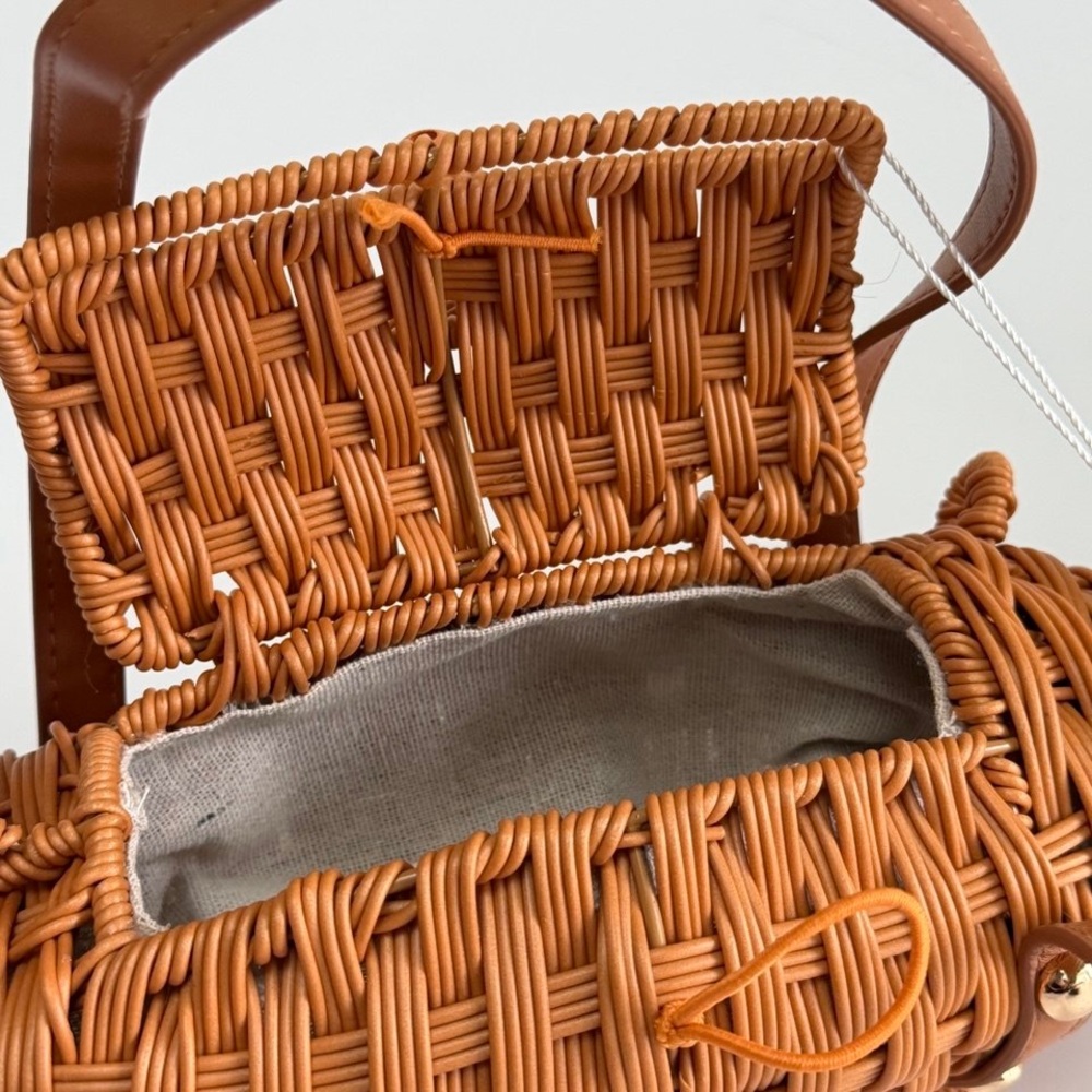 Tommy Bahama Wicker Woven Crocodile Shaped  Bag Handbag New NWT - Picture 6 of 14